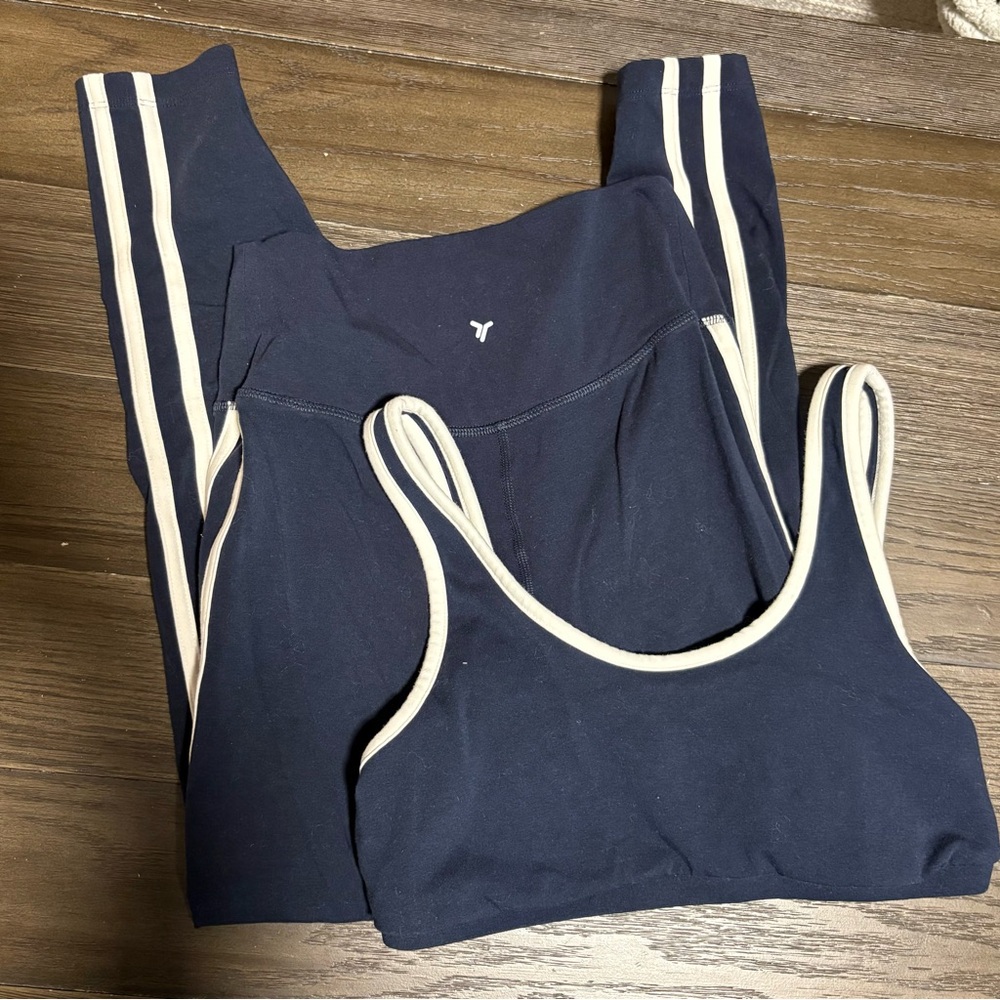 Old Navy Navy Blue Sports Bra and Leggings Set
